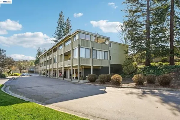 Property Slideshow image 3 of 46 | 1608 golden rain rd 1, Walnut Creek, CA, 94595