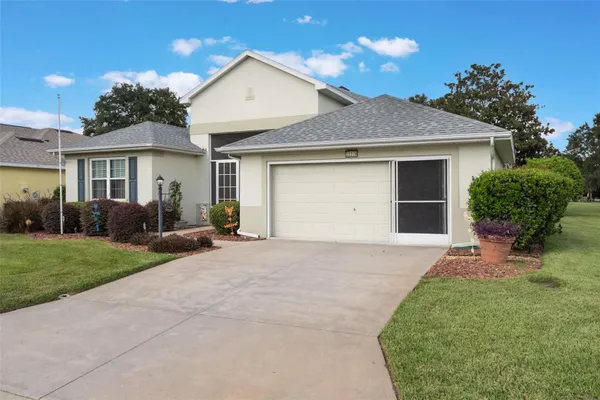 Property Slideshow image 3 of 57 | 22228 oxford heights dr, Leesburg, FL, 34748