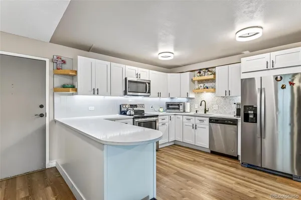 Property Slideshow image 2 of 29 | 650 s clinton st apt 2a, Denver, CO, 80247