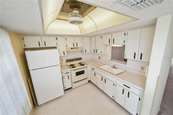 Property Slideshow image 2 of 16 | 1450 heather ridge blvd 307, Dunedin, FL, 34698