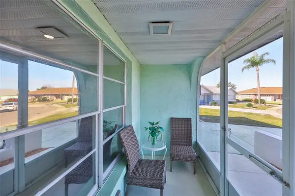 Property Slideshow image 3 of 41 | 325 green manor dr, Sun City Center, FL, 33573