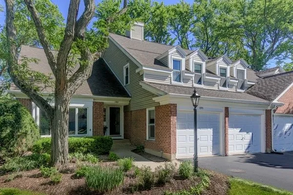 Property Slideshow image 2 of 36 | 193 country club dr, Prospect Heights, IL, 60070