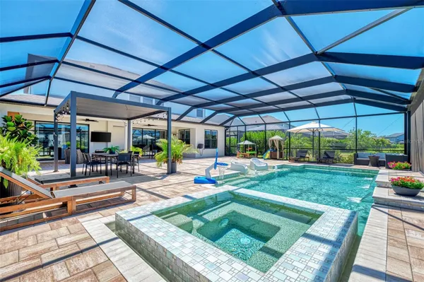 Property Slideshow image 3 of 69 | 10192 milky way cir, Sarasota, FL, 34241