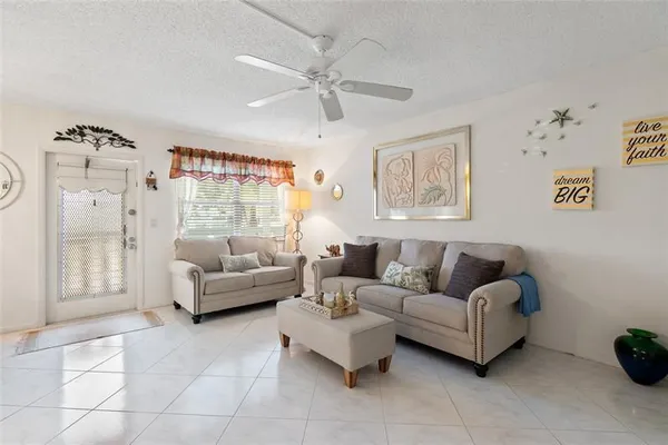 Property Slideshow image 2 of 35 | 2058 newport n # 2058, Deerfield Beach, FL, 33442