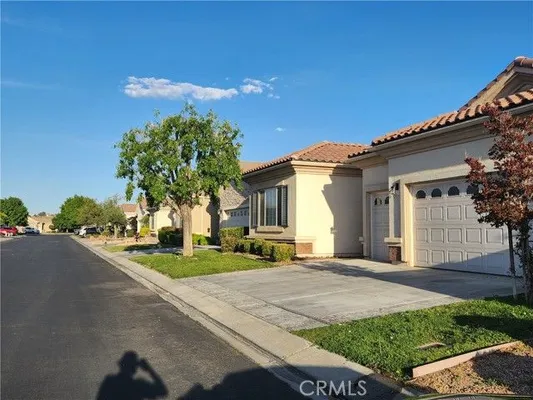 Property Slideshow image 2 of 36 | 19533 vermillion ln, Apple Valley, CA, 92308