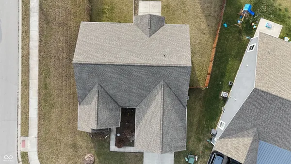 Property Slideshow image 3 of 38 | 5250 hearst ln, Indianapolis, IN, 46239