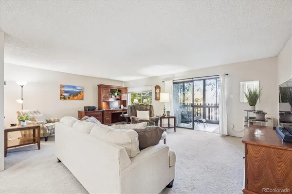 Property Slideshow image 3 of 24 | 13691 e marina dr 303, Aurora, CO, 80014