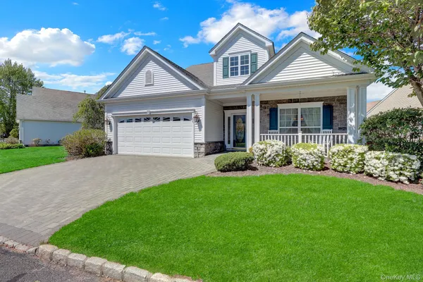Property Slideshow image 3 of 49 | 54 louden loop, Brookhaven, NY, 11766