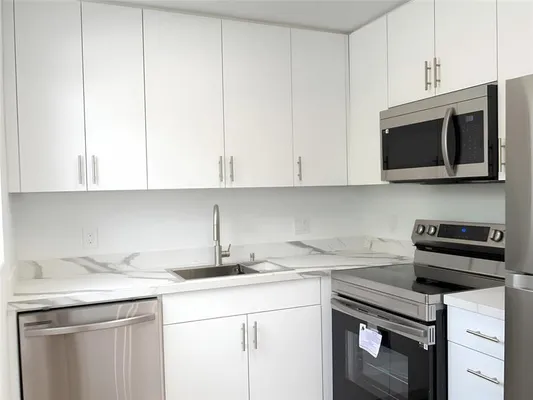 Property Slideshow image 3 of 43 | 109 harwood j # 109, Deerfield Beach, FL, 33442