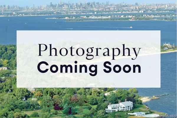 Property Slideshow image 2 of 2 | 1118 savoy dr, Huntington, NY, 11747