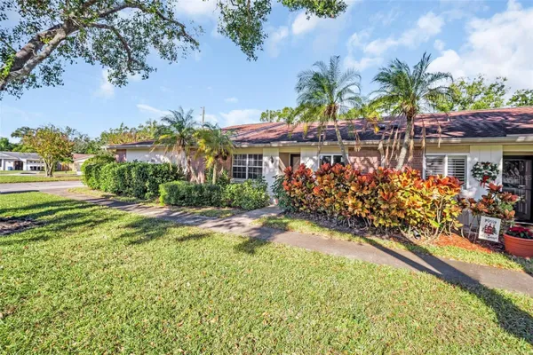 Property Slideshow image 2 of 52 | 899 cleland ct a, Palm Harbor, FL, 34684