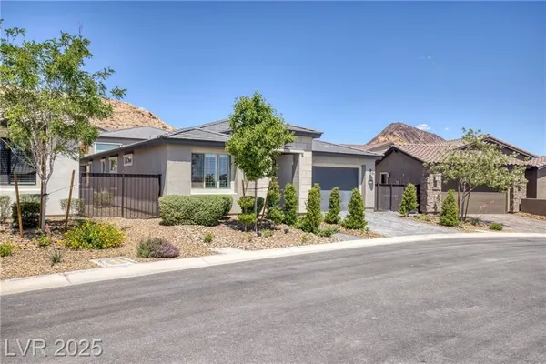 Property Slideshow image 3 of 44 | 25 red creek bluff st, Henderson, NV, 89011