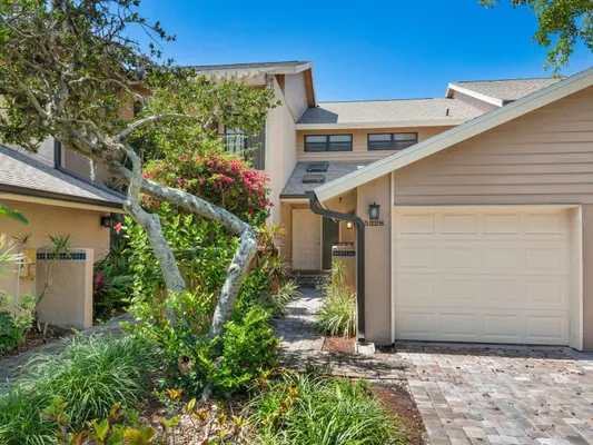 Property Slideshow image 3 of 43 | 5228 landings blvd 202, Sarasota, FL, 34231