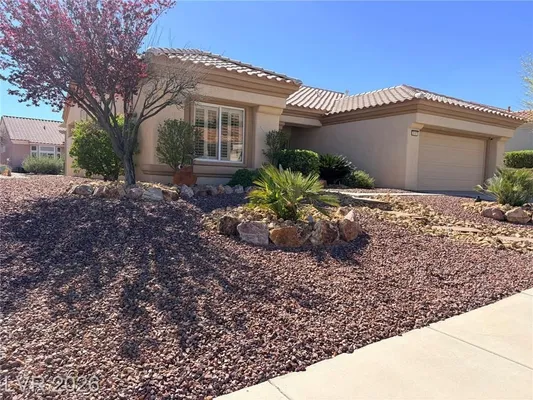 Property Slideshow image 2 of 43 | 3140 ravenshoe dr, Las Vegas, NV, 89134