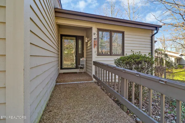 Property Slideshow image 3 of 33 | 320 lake catherine cir, Crossville, TN, 38558