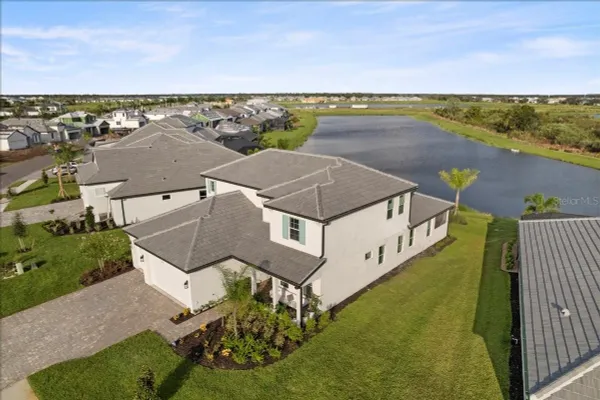 Property Slideshow image 2 of 58 | 17703 savory mist cir, Lakewood Ranch, FL, 34211