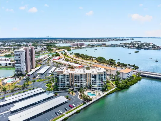 Property Slideshow image 3 of 31 | 7400 sun island dr 203, South Pasadena, FL, 33707