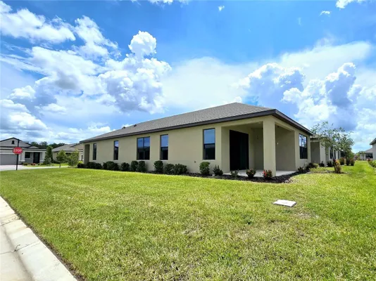 Property Slideshow image 2 of 33 | 1001 umbria dr, Kissimmee, FL, 34759
