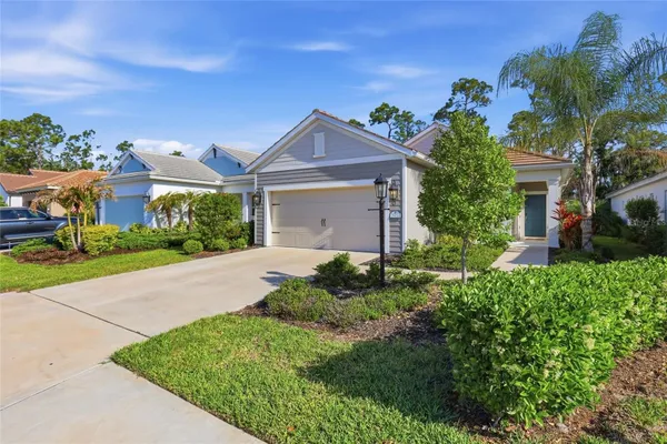 Property Slideshow image 3 of 54 | 12934 true blue cir, Bradenton, FL, 34211