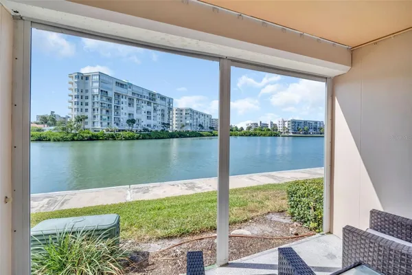 Property Slideshow image 3 of 37 | 7930 sun island dr 104, South Pasadena, FL, 33707
