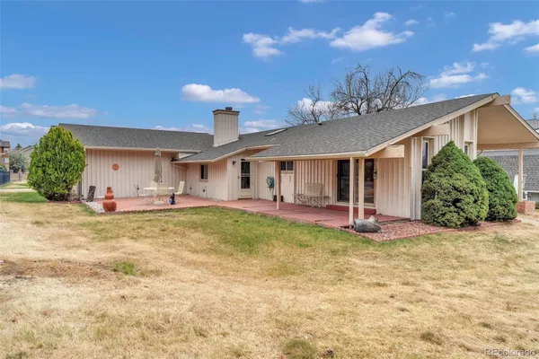 Property Slideshow image 2 of 18 | 4 douglas dr, Broomfield, CO, 80020