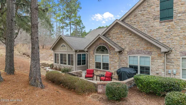 Property Slideshow image 2 of 33 | 112 e chelsea ct, Southern Pines, NC, 28387