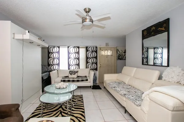 Property Slideshow image 2 of 12 | 601 nw 77th ave 205, Margate, FL, 33063