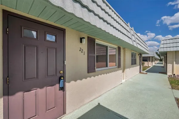 Property Slideshow image 2 of 56 | 1801 bedford ter apt 221, Sun City Center, FL, 33573