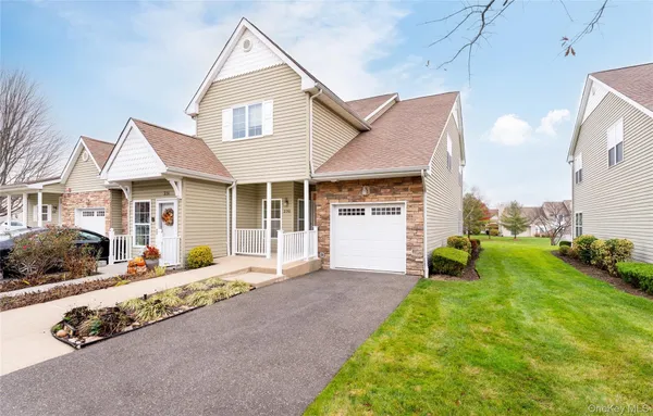 Property Slideshow image 2 of 38 | 230 ira rd # 230, Mount Sinai, NY, 11766