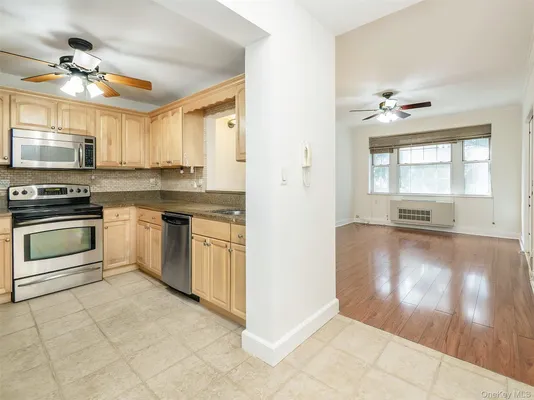 Property Slideshow image 3 of 27 | 50 merrick ave 119, East Meadow, NY, 11554