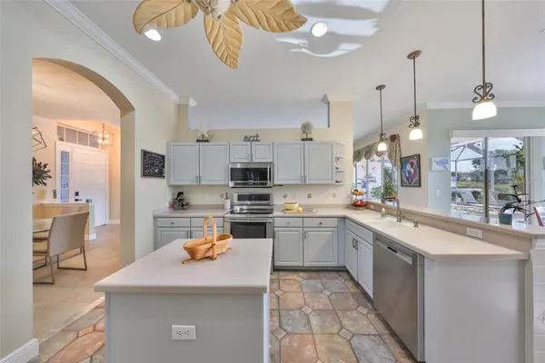 Property Slideshow image 3 of 51 | 1123 signature dr, Sun City Center, FL, 33573