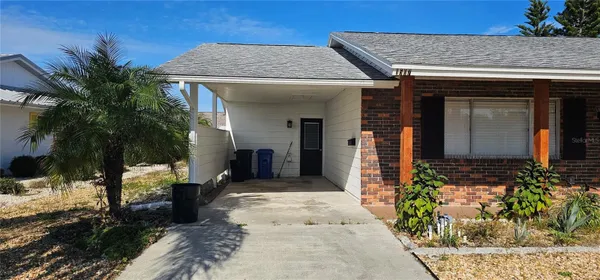 Property Slideshow image 3 of 38 | 1507 n lake dr, Sun City Center, FL, 33573