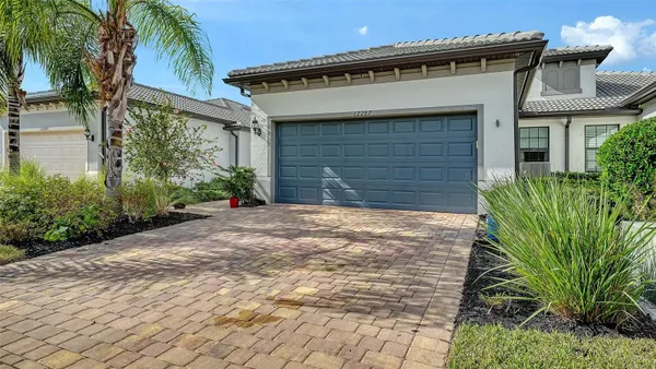 Property Slideshow image 2 of 53 | 12287 myrtle bay ct, Sarasota, FL, 34238