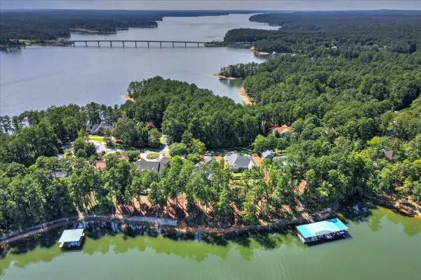 Property Slideshow image 2 of 35 | 182 savannah dr, Mccormick, SC, 29835