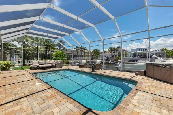 Property Slideshow image 2 of 57 | 5727 sea trout pl, Apollo Beach, FL, 33572