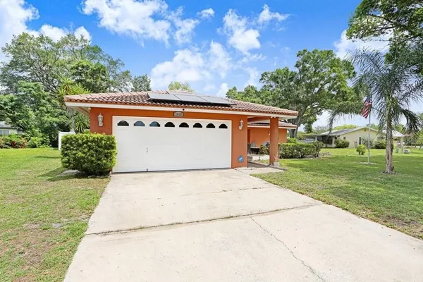 Property Slideshow image 3 of 53 | 1632 heather pl, Palm Harbor, FL, 34684