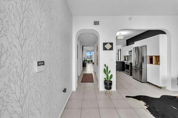 Property Slideshow image 3 of 82 | 7775 southampton ter 405, Tamarac, FL, 33321