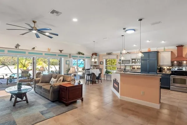 Property Slideshow image 3 of 37 | 2611 jupiter way, The Villages, FL, 32163