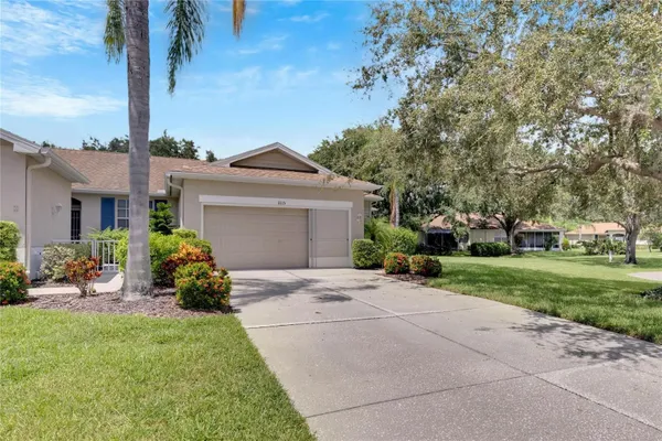 Property Slideshow image 3 of 46 | 1015 radison lake ct # 65, Sun City Center, FL, 33573