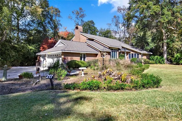 Property Slideshow image 2 of 41 | 217 wiley bottom rd, Savannah, GA, 31411