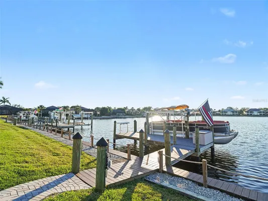 Property Slideshow image 3 of 54 | 1018 overlook ct, Bradenton, FL, 34208