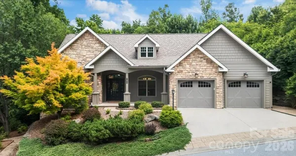 Property Slideshow image 2 of 48 | 82 wood owl ct, Hendersonville, NC, 28791