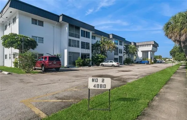 Property Slideshow image 3 of 26 | 4880 nw 22nd st 309, Lauderhill, FL, 33313