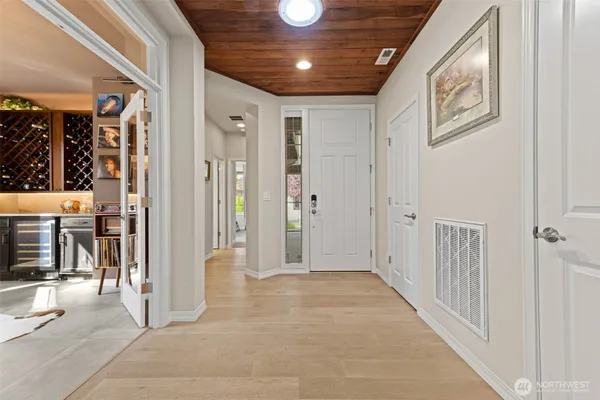Property Slideshow image 3 of 40 | 14016 188th avenue ct, Bonney Lake, WA, 98391