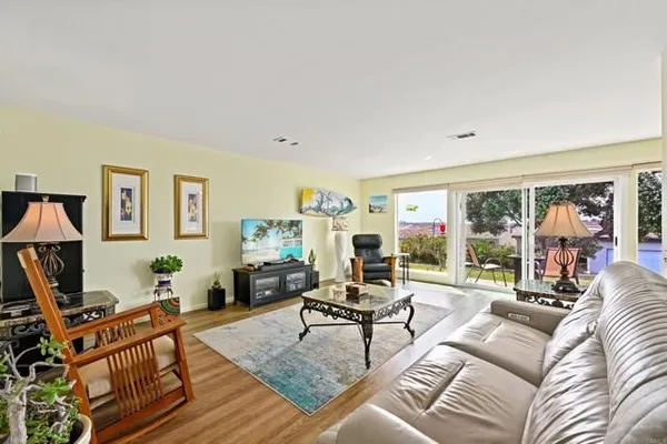 Property Slideshow image 3 of 32 | 3808 vista campana 11, Oceanside, CA, 92057
