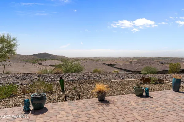 Property Slideshow image 3 of 49 | 4098 prairie schooner rd, Wickenburg, AZ, 85390