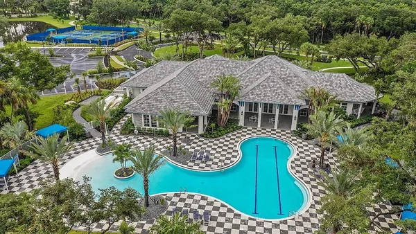 Property Slideshow image 2 of 6 | 21261 holmes cir, Venice, FL, 34293