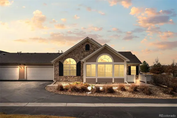 Property Slideshow image 2 of 39 | 1995 s espana ct c, Aurora, CO, 80013