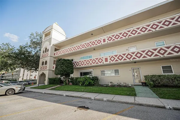 Property Slideshow image 3 of 56 | 2384 tahitian ln 22, Clearwater, FL, 33763