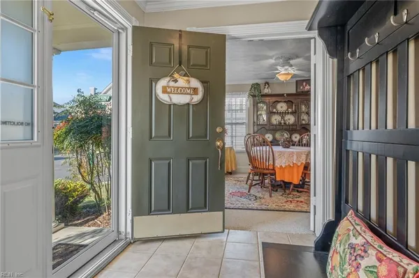 Property Slideshow image 2 of 36 | 800 monroe ct, Chesapeake, VA, 23320